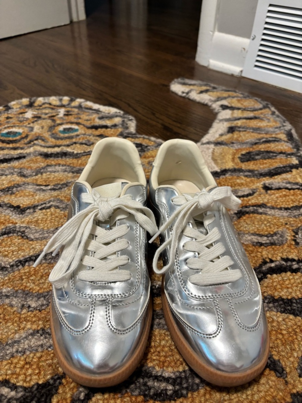 Steve Madden Silver Metallic Leather Sneakers size 8.5